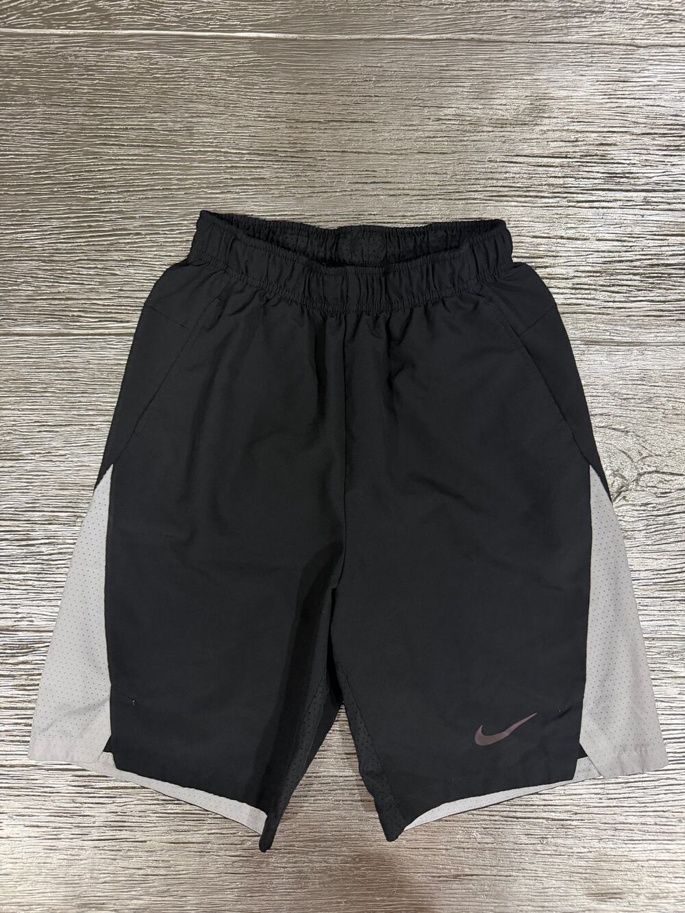 Nike Dri-FIT boys size XL Athletic Shorts